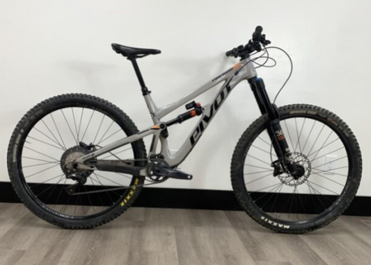 Pivot Firebird 29 - XT Kit - Sandstorm - Medium - Demo 1