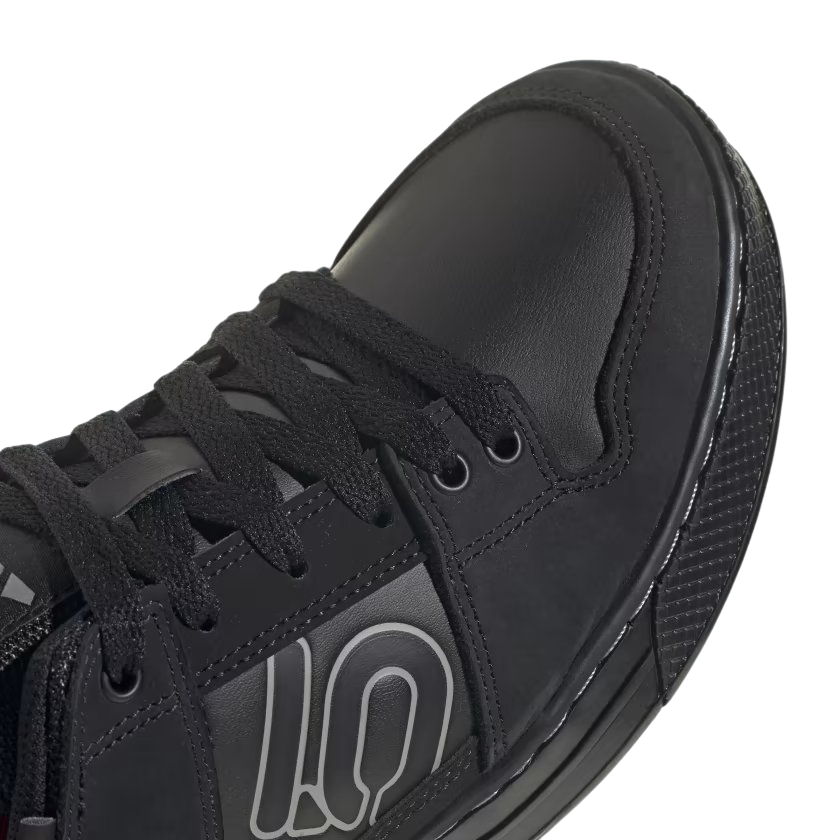 Five Ten Freerider DLX Flat Pedal Shoe - Core Black-Core Black-Gray Three