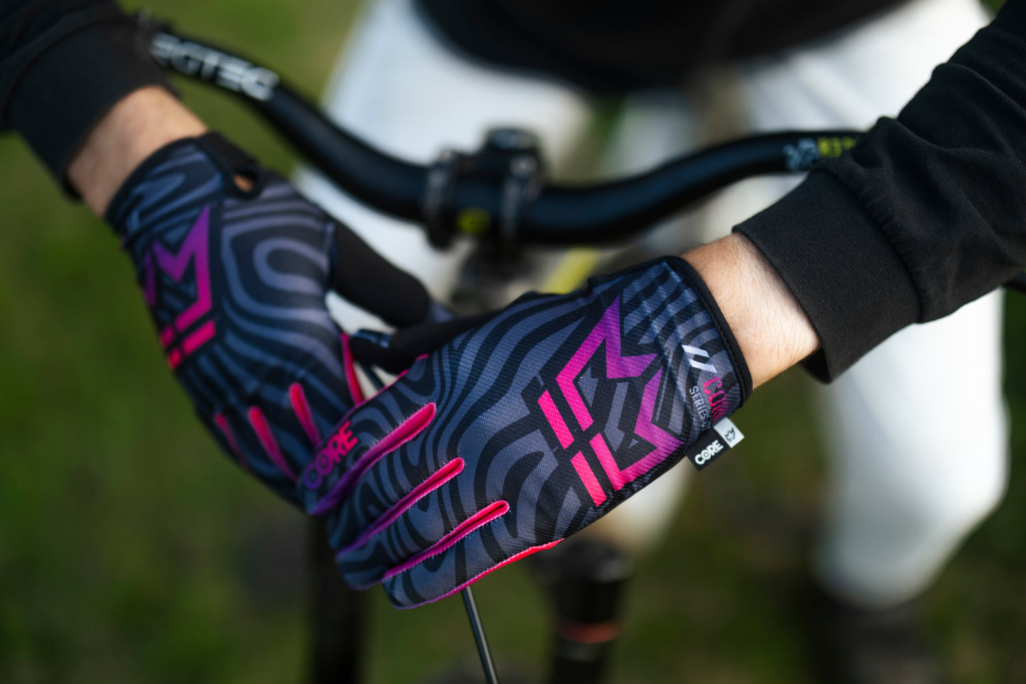 Royal Core MTB Glove - Flow Pink