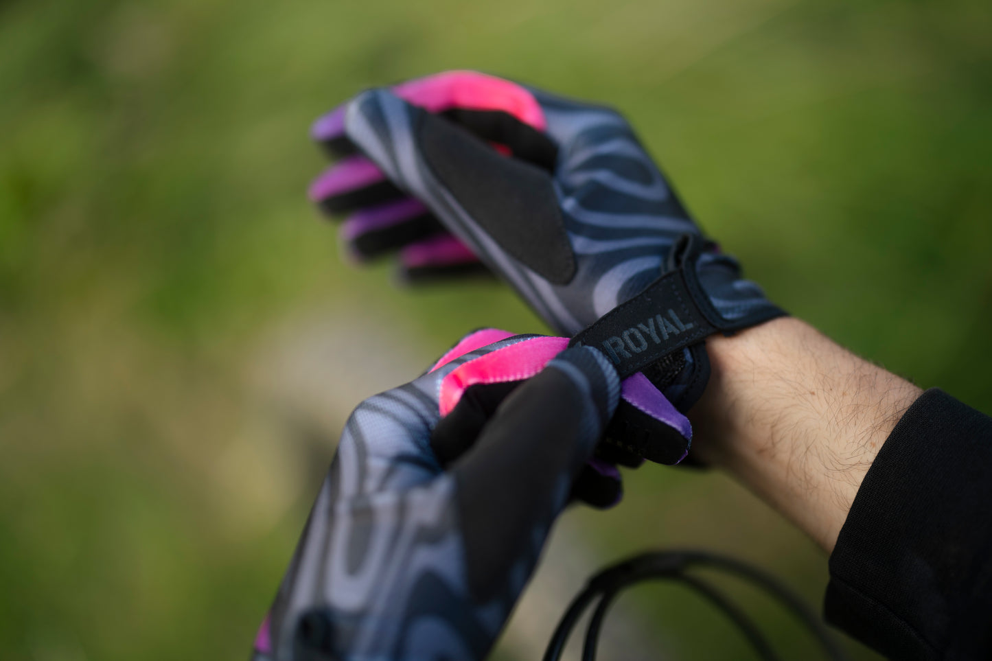 Royal Core MTB Glove - Flow Pink