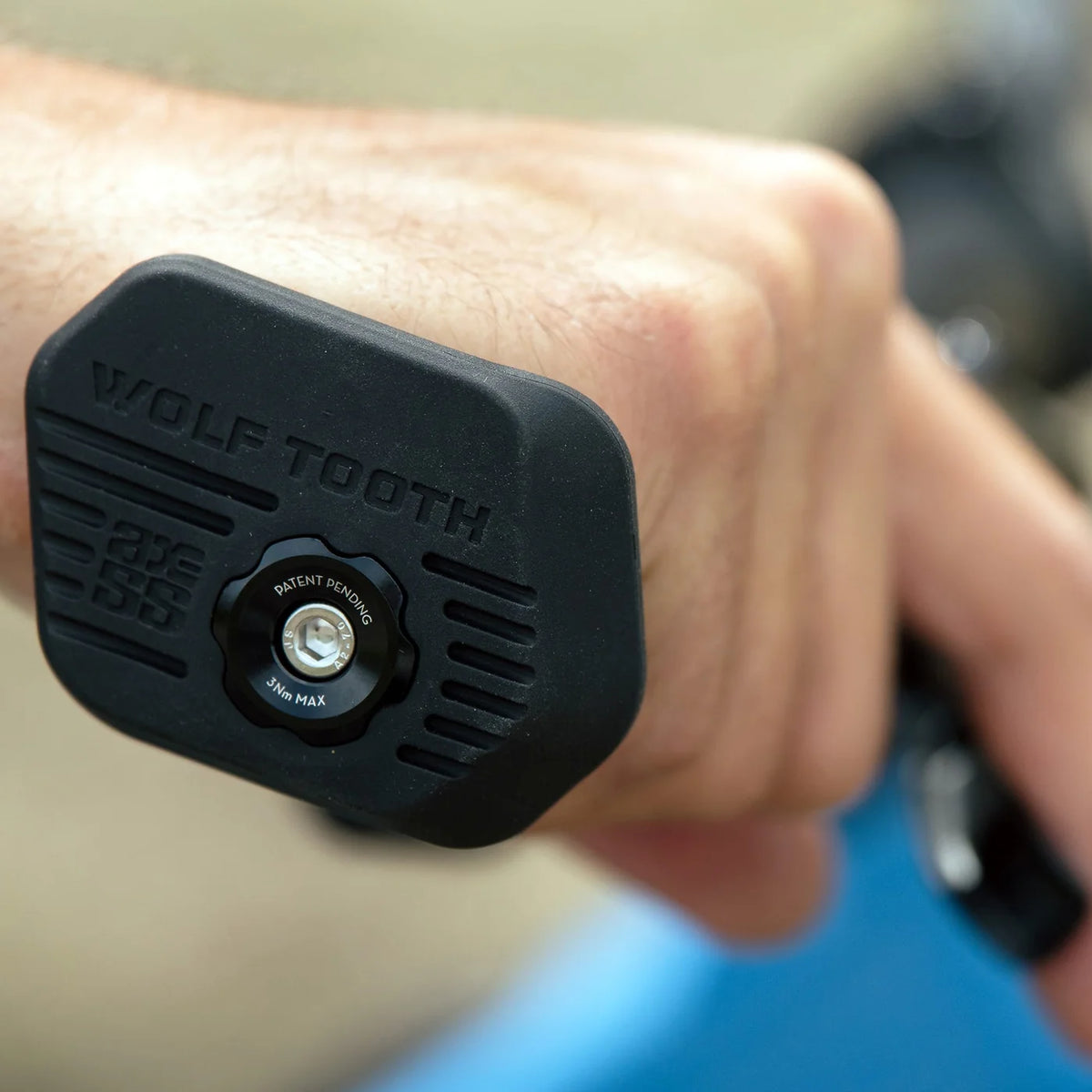 Wolf Tooth Components Locked-In Bar Ends - Black