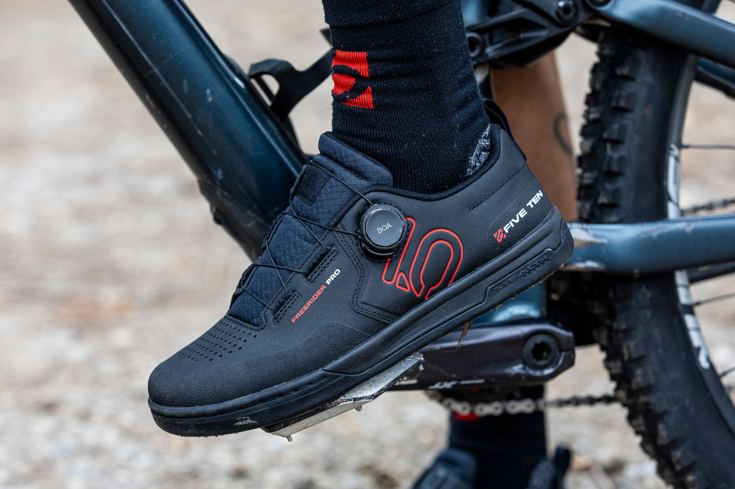 Five Ten Freerider Pro BOA Flat Pedal Shoe - Core Black-Red-Ftwr White