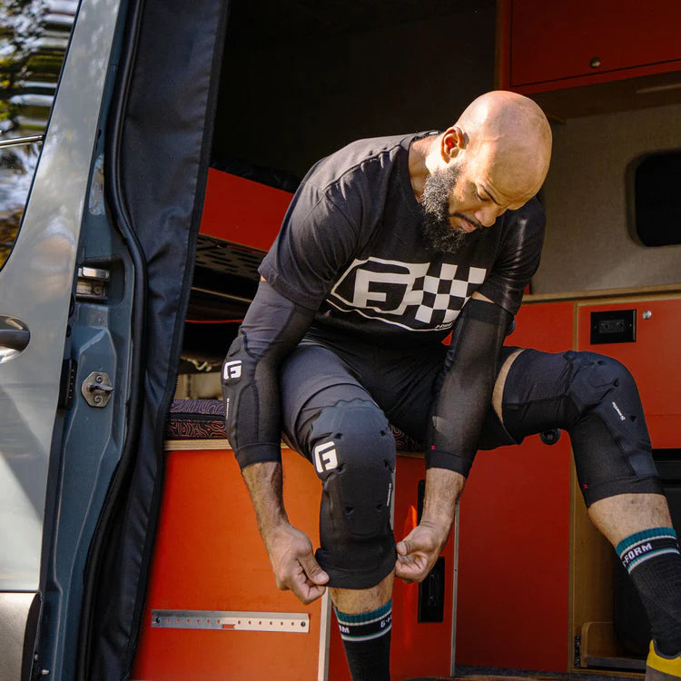 G-Form Pro-X4 Knee Guard - Black
