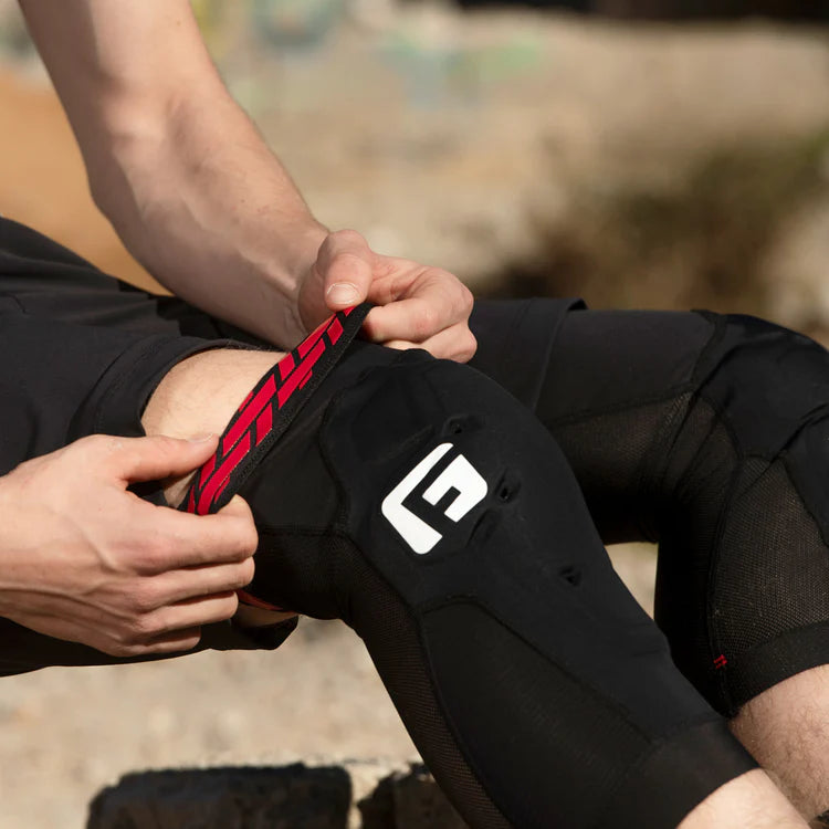 G-Form Pro-X4 Knee Guard - Black