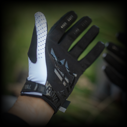 Royal Core MTB Glove - Dot Fade - Black-White