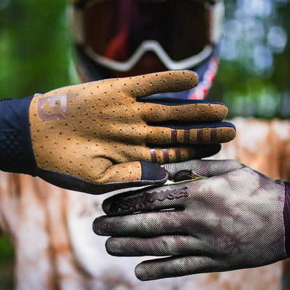 Fasthouse Emil Johansson Signature Blitz Glove - Washed Black