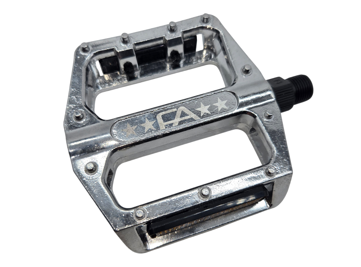 Free Agent Alloy Molded Pin Platform Pedals - Silver