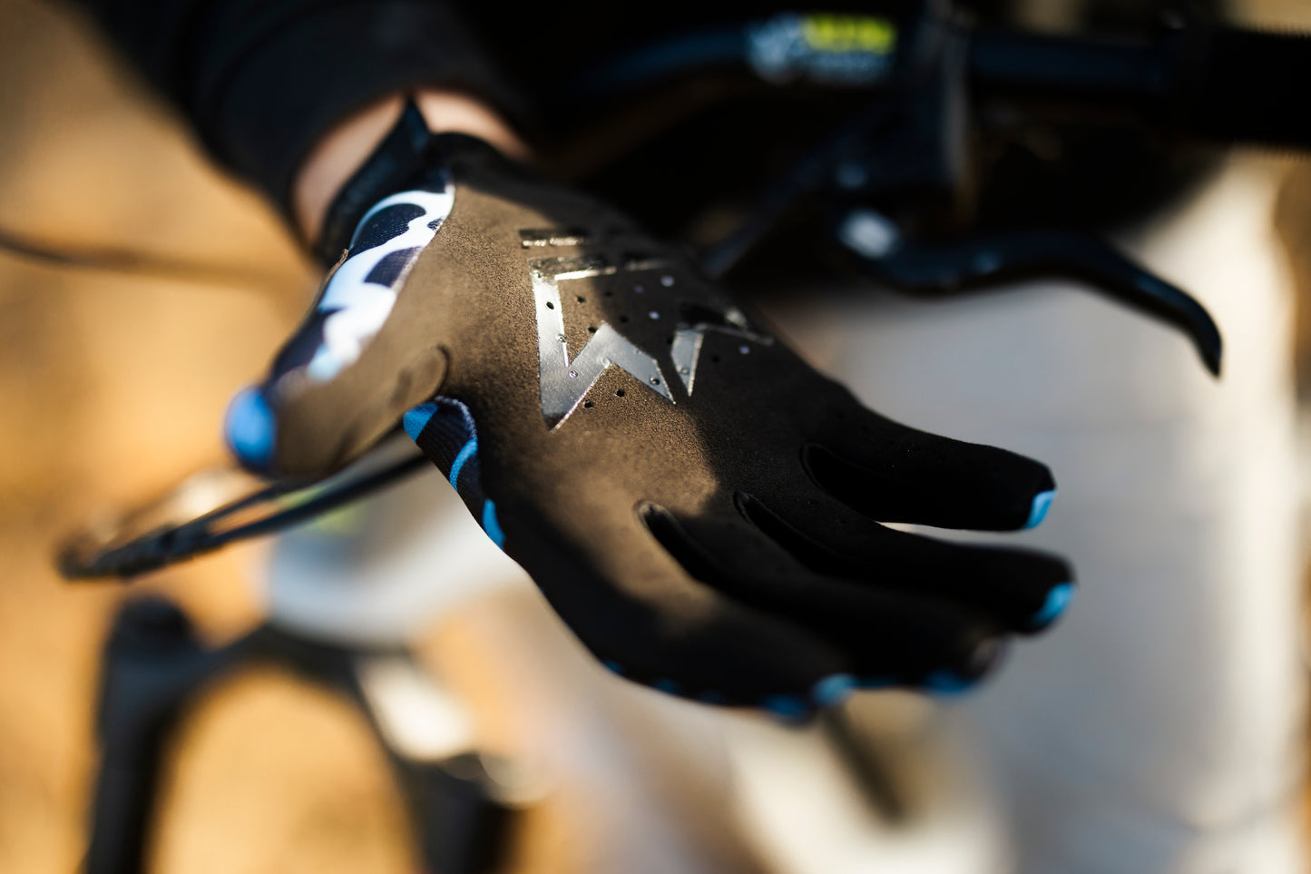 Royal Core MTB Glove - Skin Blue-Black
