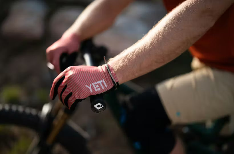 Yeti Enduro MTB Glove - White Distortion
